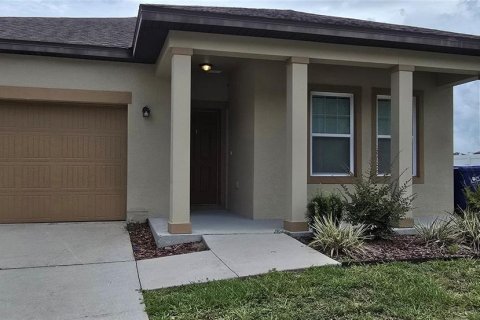 House in Mascotte, Florida 3 bedrooms, 152.45 sq.m. № 2216398 - photo 2