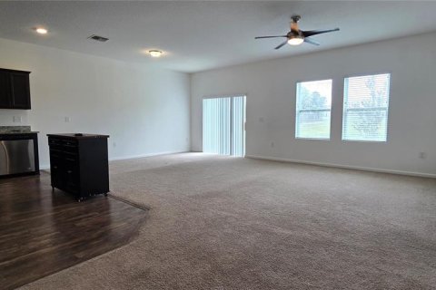 House in Mascotte, Florida 3 bedrooms, 152.45 sq.m. № 2216398 - photo 12