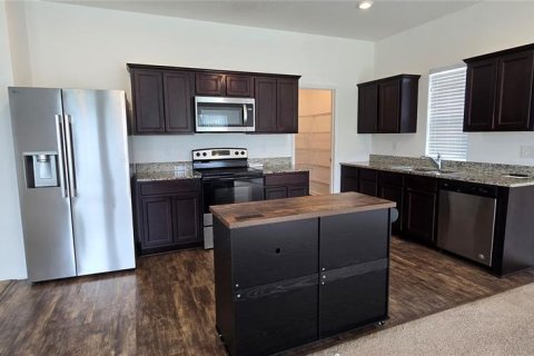 House in Mascotte, Florida 3 bedrooms, 152.45 sq.m. № 2216398 - photo 16