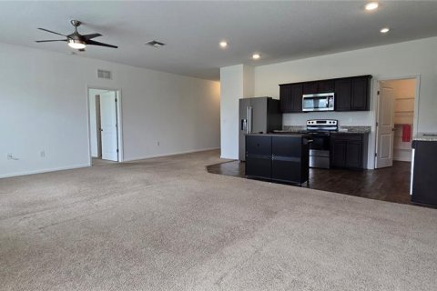 House in Mascotte, Florida 3 bedrooms, 152.45 sq.m. № 2216398 - photo 14