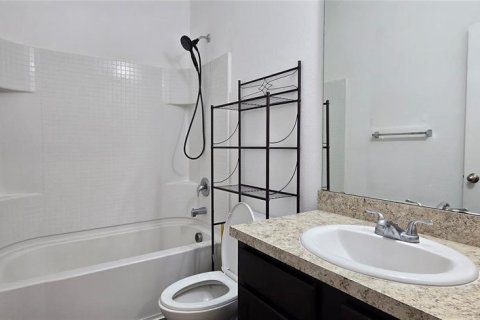 House in Mascotte, Florida 3 bedrooms, 152.45 sq.m. № 2216398 - photo 7