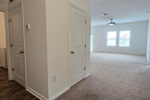 House in Mascotte, Florida 3 bedrooms, 152.45 sq.m. № 2216398 - photo 9