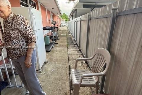 Villa ou maison à vendre à Hialeah, Floride: 4 chambres, 210.52 m2 № 1944762 - photo 12
