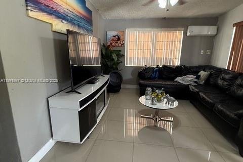Villa ou maison à vendre à Hialeah, Floride: 4 chambres, 210.52 m2 № 1944762 - photo 21