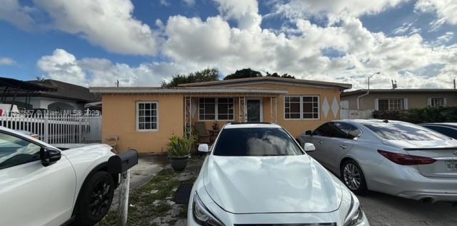 Villa ou maison à Hialeah, Floride 4 chambres, 210.52 m2 № 1944762