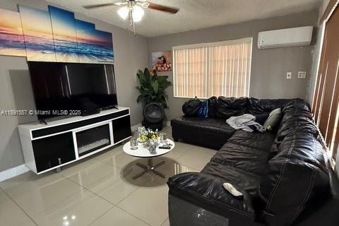 Villa ou maison à vendre à Hialeah, Floride: 4 chambres, 210.52 m2 № 1944762 - photo 14