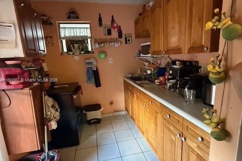 Villa ou maison à vendre à Hialeah, Floride: 4 chambres, 210.52 m2 № 1944762 - photo 9