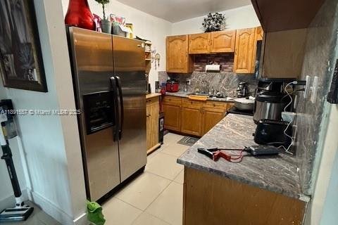 Villa ou maison à vendre à Hialeah, Floride: 4 chambres, 210.52 m2 № 1944762 - photo 13