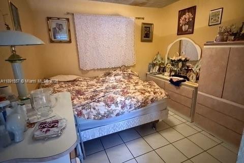 Villa ou maison à vendre à Hialeah, Floride: 4 chambres, 210.52 m2 № 1944762 - photo 3