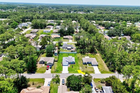House in Palm Coast, Florida 3 bedrooms, 124.12 sq.m. № 1638021 - photo 12