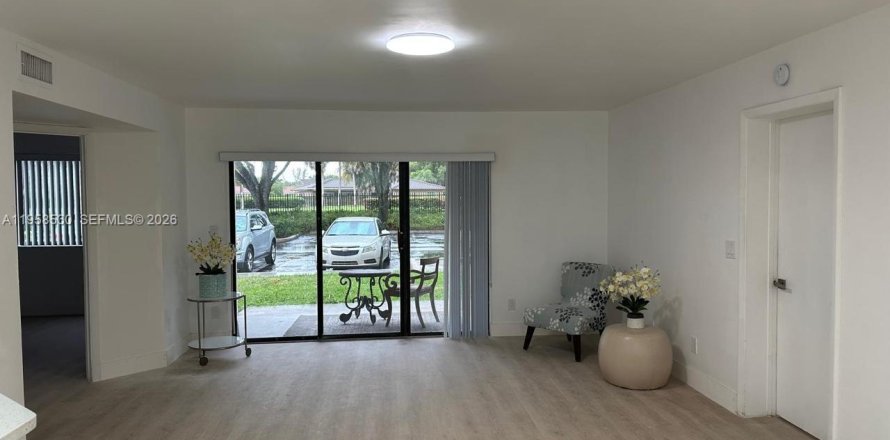 Condo in Coral Springs, Florida, 3 bedrooms № 2020822