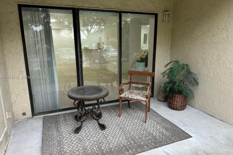 Condo in Coral Springs, Florida, 3 bedrooms № 2020822 - photo 20