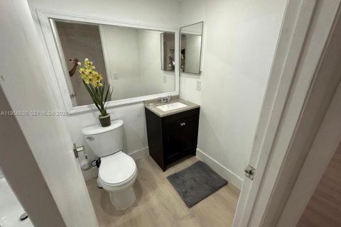 Condo in Coral Springs, Florida, 3 bedrooms № 2020822 - photo 16