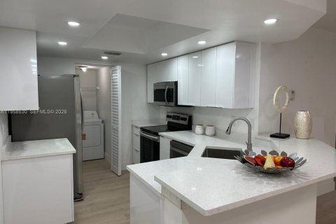 Condo in Coral Springs, Florida, 3 bedrooms № 2020822 - photo 14