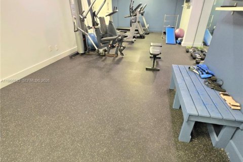 Condo in North Miami Beach, Florida, 2 bedrooms  № 2028224 - photo 20