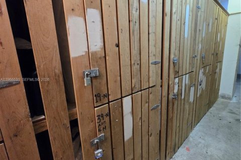 Condo in North Miami Beach, Florida, 2 bedrooms  № 2028224 - photo 23