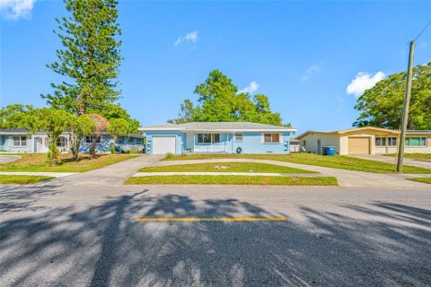 House in Clearwater, Florida 2 bedrooms, 134.15 sq.m. № 1616478 - photo 2