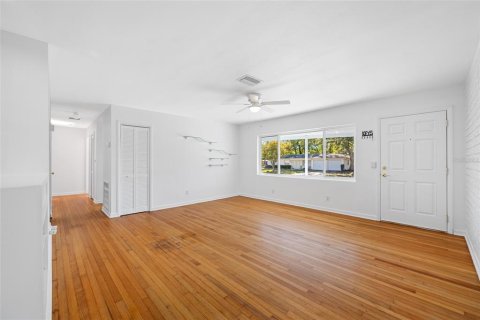 House in Clearwater, Florida 2 bedrooms, 134.15 sq.m. № 1616478 - photo 7