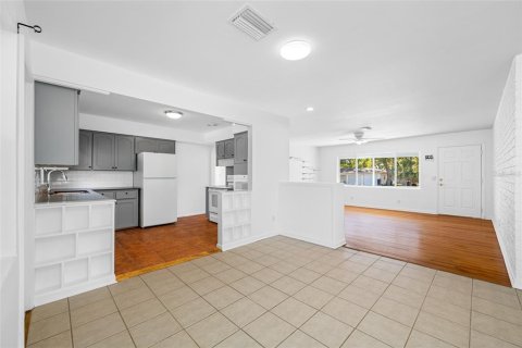 House in Clearwater, Florida 2 bedrooms, 134.15 sq.m. № 1616478 - photo 18