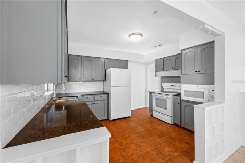 House in Clearwater, Florida 2 bedrooms, 134.15 sq.m. № 1616478 - photo 28