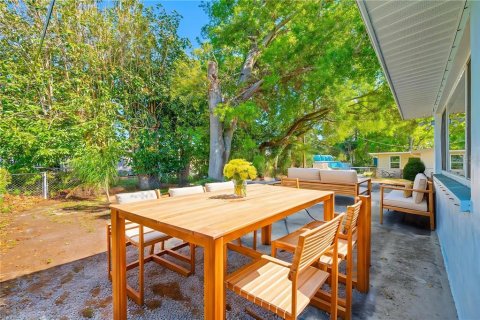 House in Clearwater, Florida 2 bedrooms, 134.15 sq.m. № 1616478 - photo 26