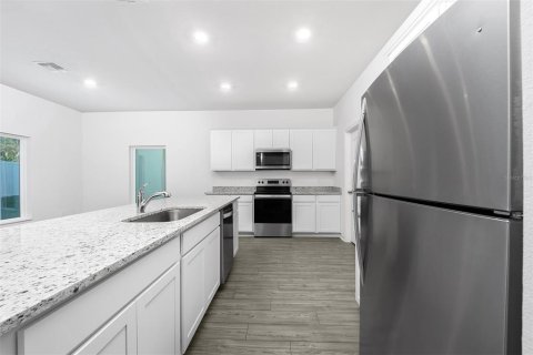 House in Astatula, Florida 5 bedrooms, 228.63 sq.m. № 1618247 - photo 7