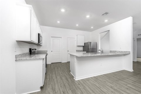 House in Astatula, Florida 5 bedrooms, 228.63 sq.m. № 1618247 - photo 5