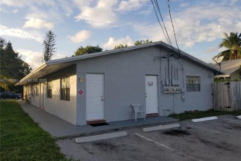 House in Fort Lauderdale, Florida 1 bedroom, 270.25 sq.m. № 1994064 - photo 14