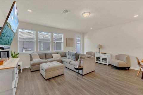 Townhouse in Orlando, Florida 4 bedrooms, 168.06 sq.m. № 1806530 - photo 3