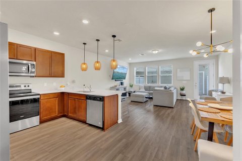 Townhouse in Orlando, Florida 4 bedrooms, 168.06 sq.m. № 1806530 - photo 5