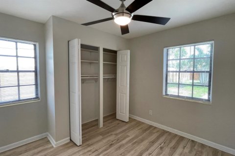 Villa ou maison à louer à Lantana, Floride: 3 chambres, 117.06 m2 № 2383002 - photo 11