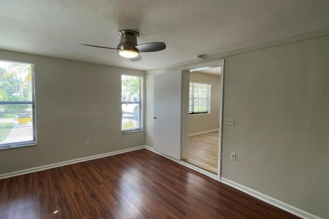 Villa ou maison à louer à Lantana, Floride: 3 chambres, 117.06 m2 № 2383002 - photo 15