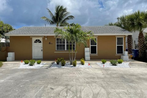 Villa ou maison à Lantana, Floride 3 chambres, 117.06 m2 № 2383002