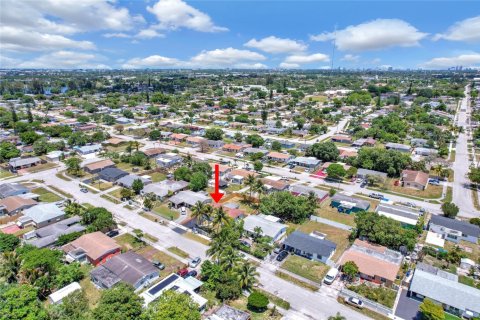 Casa en venta en Fort Lauderdale, Florida, 3 dormitorios, 155.98 m2 № 1175008 - foto 1