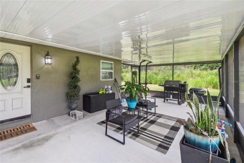 House in Plant City, Florida 3 bedrooms, 121.14 sq.m. № 1827952 - photo 2