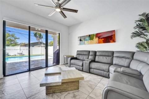 Купить виллу или дом в Дания-Бич, Флорида 3 спальни, 203.18м2, № 1956372 - фото 13