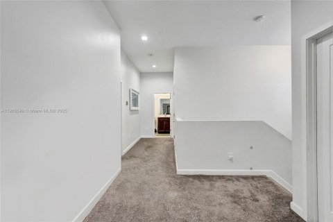 Купить виллу или дом в Дания-Бич, Флорида 3 спальни, 203.18м2, № 1956372 - фото 21