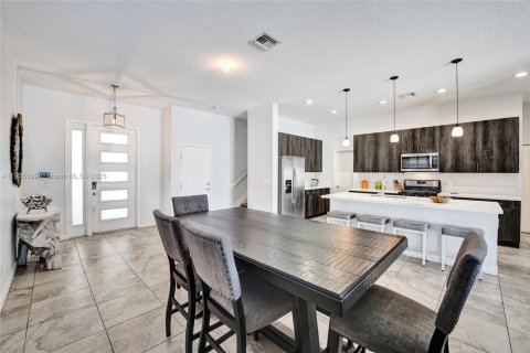 Купить виллу или дом в Дания-Бич, Флорида 3 спальни, 203.18м2, № 1956372 - фото 5