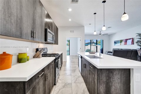 Купить виллу или дом в Дания-Бич, Флорида 3 спальни, 203.18м2, № 1956372 - фото 9