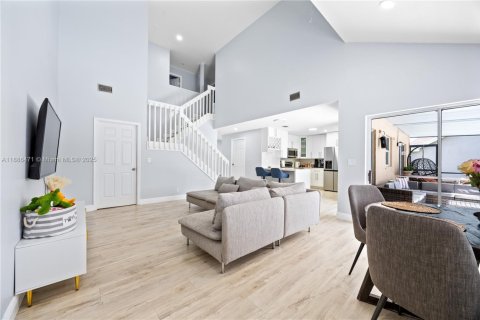 Casa en venta en Boca Raton, Florida, 5 dormitorios, 221.66 m2 № 1933303 - foto 11
