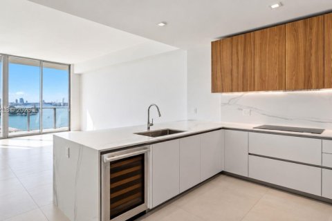 Copropriété à louer à Miami, Floride: 1 chambre, 112.97 m2 № 2407668 - photo 4