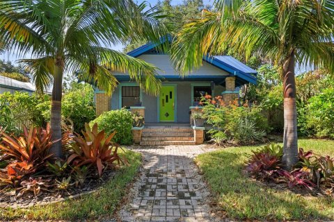 House in Saint Petersburg, Florida 2 bedrooms, 79.71 sq.m. № 2294468