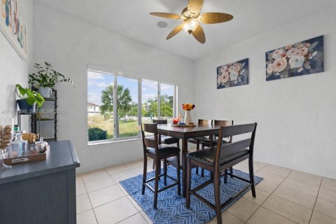 Townhouse in Homestead, Florida 3 bedrooms, 172.24 sq.m. № 1991544 - photo 12