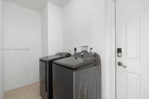 Townhouse in Homestead, Florida 3 bedrooms, 172.24 sq.m. № 1991544 - photo 18