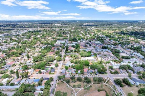 Снять в аренду квартиру в Холливуд, Флорида 1 спальня, 60.39м2, № 2051389 - фото 12