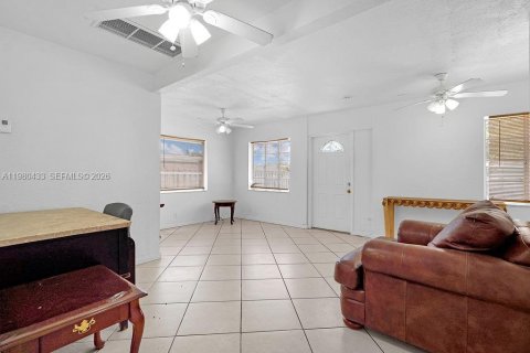 Снять в аренду квартиру в Холливуд, Флорида 1 спальня, 60.39м2, № 2051389 - фото 29
