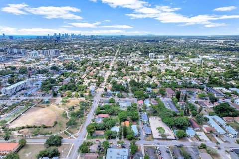 Снять в аренду квартиру в Холливуд, Флорида 1 спальня, 60.39м2, № 2051389 - фото 8