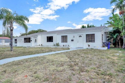 Снять в аренду квартиру в Холливуд, Флорида 1 спальня, 60.39м2, № 2051389 - фото 16