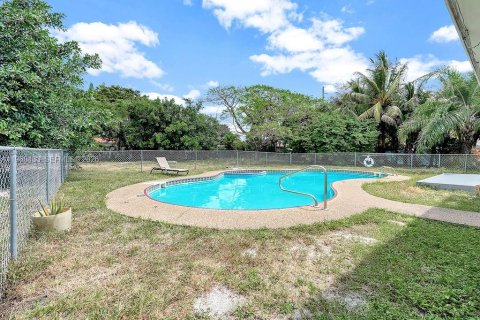 Снять в аренду квартиру в Холливуд, Флорида 1 спальня, 60.39м2, № 2051389 - фото 21