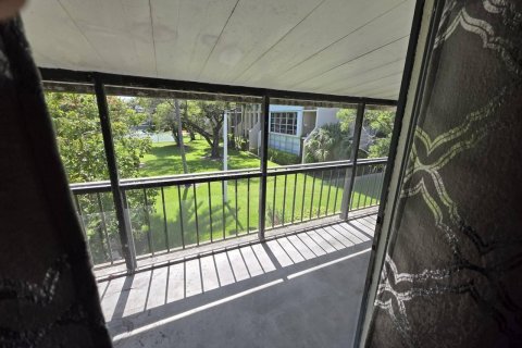 Touwnhouse à vendre à Hallandale Beach, Floride: 3 chambres, 162.58 m2 № 2384928 - photo 19